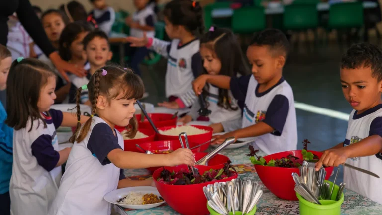 The Role of Educational Programs in Promoting Healthier Eating Habits